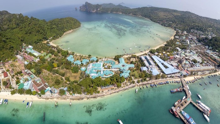 Teluk Tonsai, Phi Phi Island