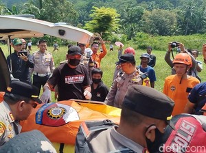 2 Pemotor yang Hanyut di Drainase Jalur Puncak Cianjur Ditemukan Tewas