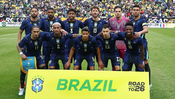 Mar 26, 2026; Foxborough, Massachusetts, USA; Brazil poses for a team picture before their friendly against France  at Gillette Stadium. Mandatory Credit: Winslow Townson-Imagn Images