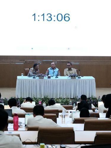 Wakapolri Komjen Dedi Prasetyo mengecek penyelenggaraan tes pusat calon murid baru SMA Kemala Taruna Bhayangkara di Akpol, Semarang, Jawa Tengah (Jateng)