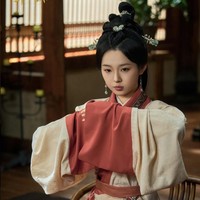 Banyak drama yang dibintangi Li Keyi meraih miliaran views. Selain namanya cepat dikenal oleh penonton online, ia pun mendapat julukan sebagai Ratu Drama Pendek China. Foto: Dok. Weibo, Instagram