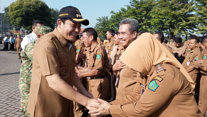 Bupati Sidoarjo Subandi