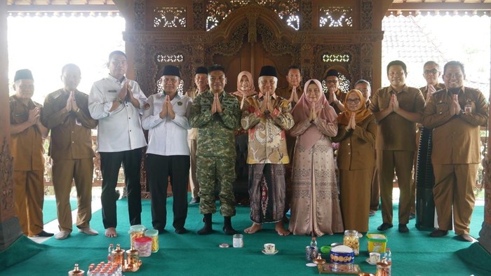 Bupati Subandi silaturahmi ke kiai tokoh NU di Sidoarjo.