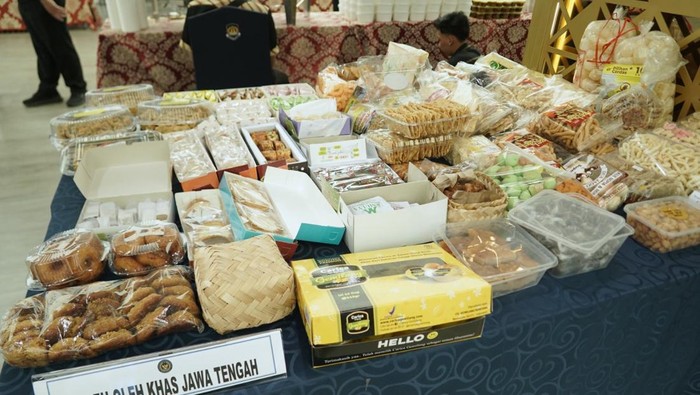 Camilan di Halalbihalal Kemenimipas