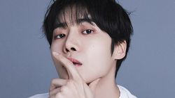 Awas Naksir! Choo Young Woo Tampil Clean & Simple di Foto Terbaru