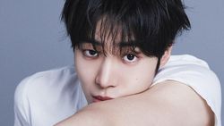 Awas Naksir! Choo Young Woo Tampil Clean & Simple di Foto Terbaru