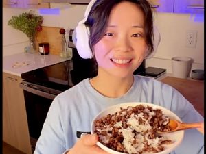 Viral di TikTok, Makanan Anjing Jadi Inspirasi Menu Diet