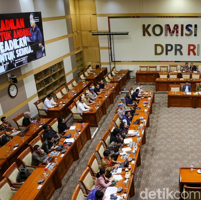 DPR Rapat Bareng Polda Metro-Kuasa Hukum Bahas Kasus Andrie Yunus