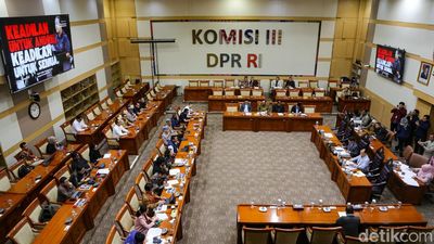 DPR Rapat Bareng Polda Metro-Kuasa Hukum Bahas Kasus Andrie Yunus