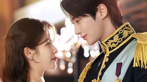 Visual Mewah IU & Byeon Woo Seok Bak Keluar dari Dongeng di Perfect Crown