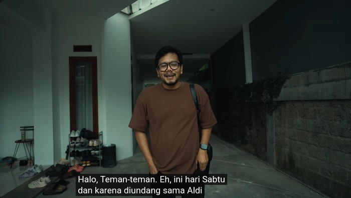 Ferry Irawan cicip Aldi's Burger