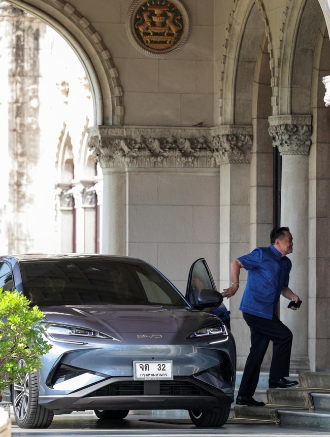 Gaya PM Thailand Gunakan Kendaraan Listrik Pribadi untuk Dorong Efisiensi