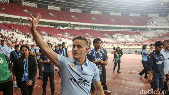 Pelatih Timnas Indonesia, John Herdman, menyampaikan pesan langsung kepada para suporter usai laga FIFA Series 2026 di Jakarta, Senin (30/3/2026). Dengan menggunakan pelantang suara di hadapan pendukung, Herdman mengapresiasi dukungan yang terus mengalir meski timnya harus menelan kekalahan 0-1 dari Bulgaria.