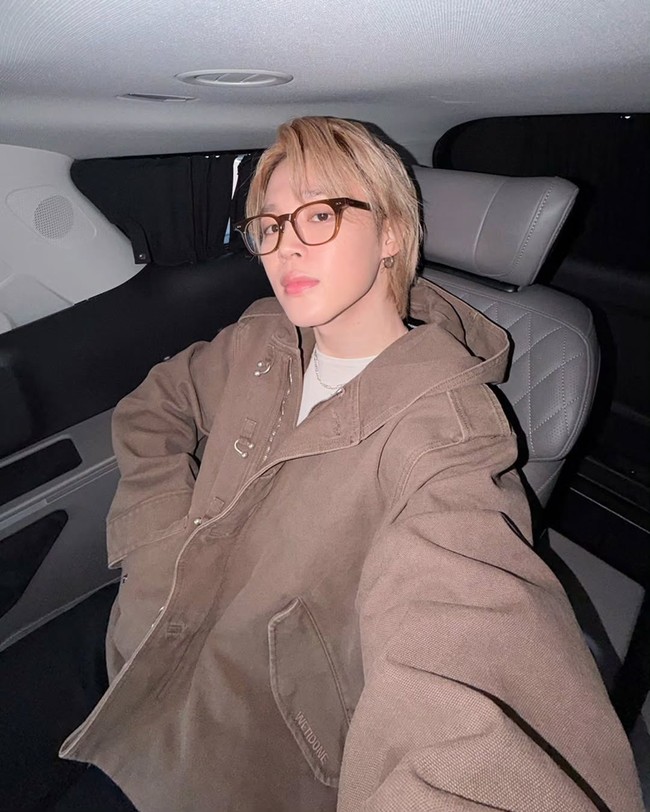 Personel BTS lainnya yang tak kalah eksis adalah Jimin. Sejak membuat akun Instagram @j.m pada 2021, jumlah followers-nya mencapai 56,8 juta. Foto: Instagram