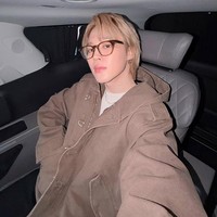 Personel BTS lainnya yang tak kalah eksis adalah Jimin. Sejak membuat akun Instagram @j.m pada 2021, jumlah followers-nya mencapai 56,8 juta. Foto: Instagram