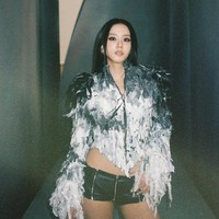 Jisoo BLACKPINK juga dikenal luas sebagai aktris. Tahun ini, ia comeback lewat drama Korea Boyfriend on Demand dan sudah mengumpulkan 80,7 juta followers. Foto: Instagram