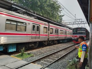 KRL Tertemper Orang di Jurangmangu, Perjalanan KRL Green Line Terhambat