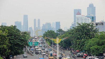 Jakarta Kembali Sibuk, Polusi Udara Ikut Memburuk