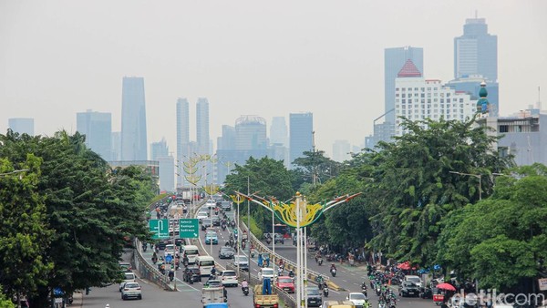 Jakarta Kembali Sibuk, Polusi Udara Ikut Memburuk