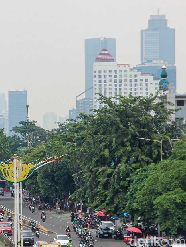 Jakarta Kembali Sibuk, Polusi Udara Ikut Memburuk