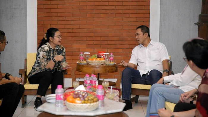 Wali Kota Semarang Agustina Wilujeng saat bersilaturahmi ke kediaman para eks Walkot Semarang, Selasa (31/3/2026).