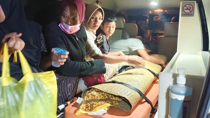 Jenazah bocah yang diterkam buaya di Kutim dibawa ke rumah duka. (Istimewa)