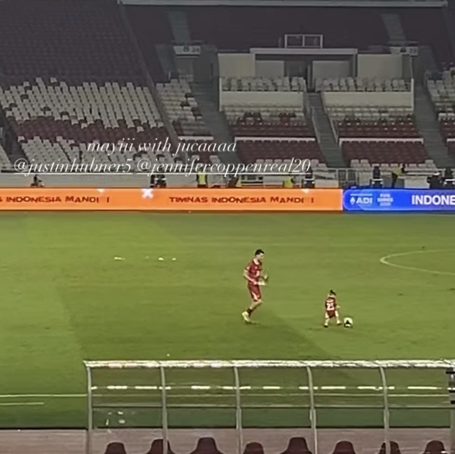 Momen Justin Hubner dan Kamari Main Bola di GBK Usai Laga Indonesia Vs Bulgaria
