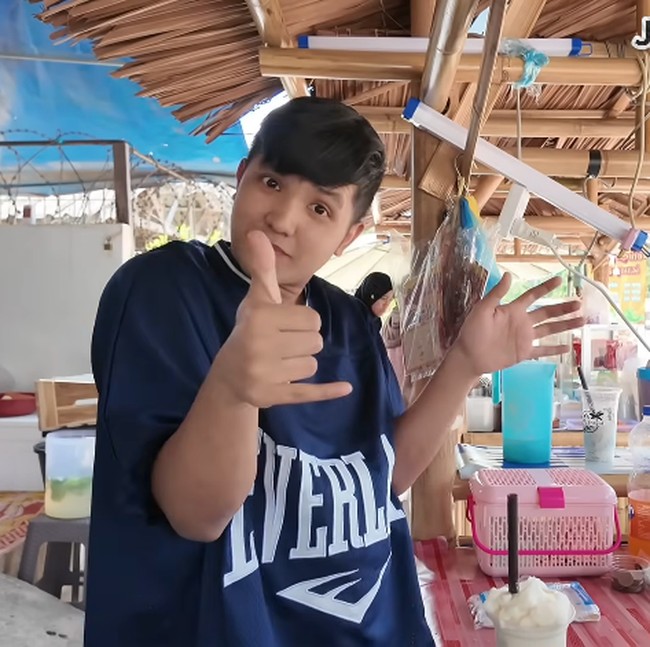 Potret Jirayut Buka Warung Makan di Thailand Buat Bantu Keluarga