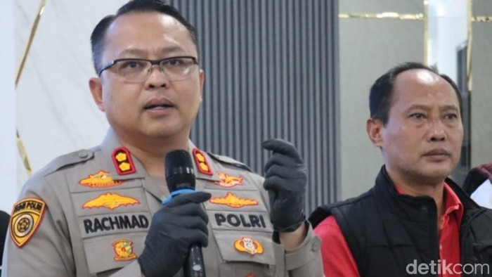 Kapolres Pekalongan, AKBP Rachmad C Yusuf, saat jumpa pers di kantornya, Selasa (31/3/2026).