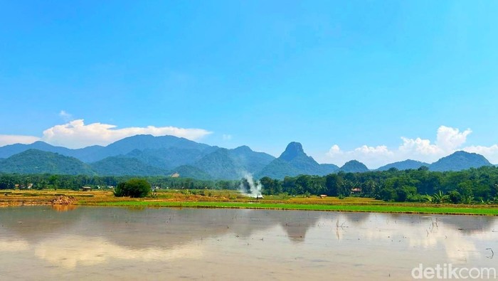 Kawasan Hutan Pegunungan Sanggabuana dari sisi Karawang
