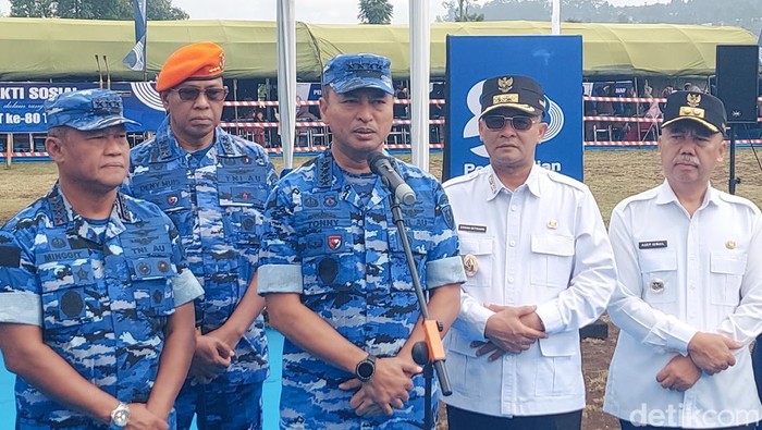 KSAU Marsekal TNI M. Tonny Harjono saat hadiri peringatan HUT ke-80 TNI AU di Desa Pasirlangu.
