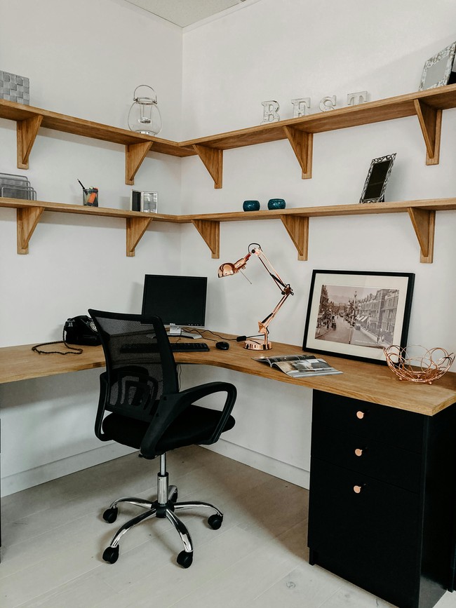 5 Ide Desain Ruang Kerja buat WFH Biar Makin Produktif