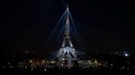 Menara Eiffel Bersinar Sambut Comeback Celine Dion di Paris