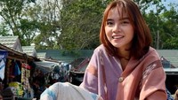 Mgdalenaf sendiri merupakan YouTuber yang suka membuat konten makan pedas. Ia juga punya usaha sambal yang cabainya spesial. (Foto: dok Instagram mgdalenaf)