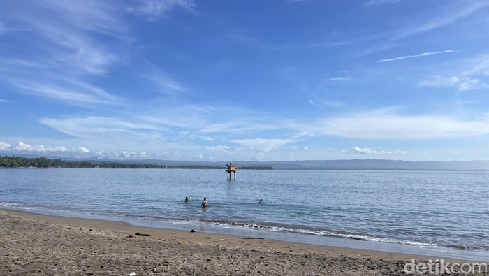 Pantai Batukaras.