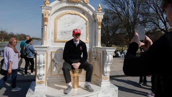 Potret Singgasana Toilet Emas di Gedung Putih, Sentilan Keras buat Trump!