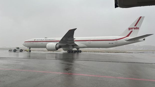 Pesawat kepresidenan RI bersiap lepas landas di bandara Tokyo menuju Korea Selatan (Firda/detikcom)