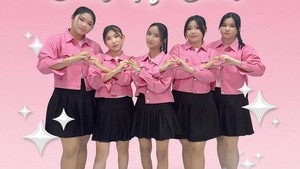 Para member PinkDice pertama kali bertemu saat mengikuti pelatihan di Eve Model Inc, sebuah sekolah model yang juga menyediakan kelas dance dan performance K-Pop. Di tempat inilah mereka mulai saling mengenal, berlatih bersama, dan membangun chemistry sebagai calon performer. (Foto: dok Instagram pinkdice.ofc)