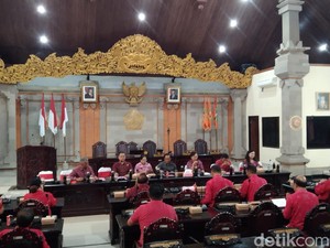 Tabanan Kekurangan 800 Lebih Guru TK hingga SMP