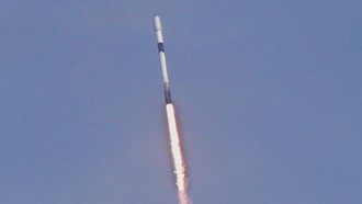 Puing Roket SpaceX Akan Hantam Bulan dengan Kecepatan Tinggi