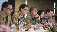 Selain itu, rapat juga menyetujui pembagian saham bonus yang berasal dari kapitalisasi tambahan modal disetor (agio saham) senilai Rp5,87 triliun. Sebanyak 11,74 miliar saham bonus akan dibagikan secara proporsional kepada pemegang saham dengan rasio 1:1.