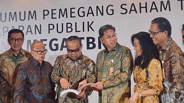 Bank Mega menggelar RUPST 2025 di Jakarta. Rapat menyetujui dividen Rp2 triliun serta pembagian saham bonus kepada pemegang saham.