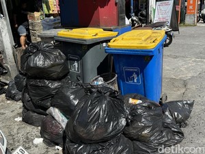Sampah Menumpuk di Denpasar, Warga Bingung Informasi