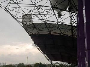 Video: Angin Puting Beliung Terjang Tangerang, Stadion Rusak-Pohon Tumbang