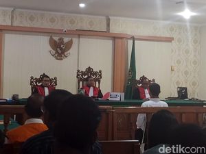 Jaksa Minta Hakim Tolak Eksepsi Aktivis Tomy Priatna Wiria