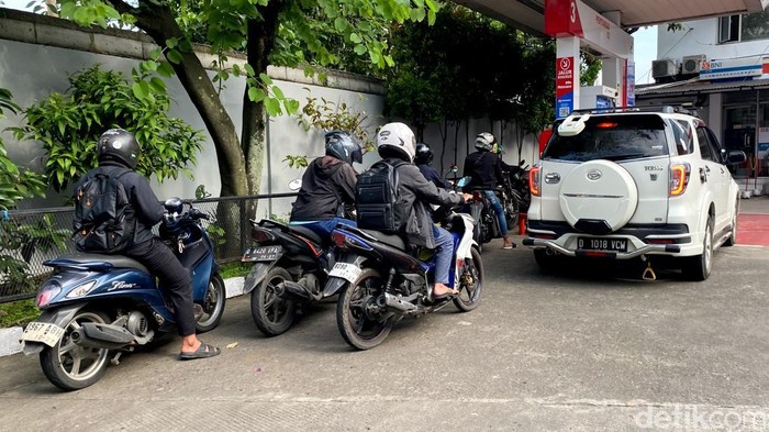 Suasana SPBU di Jalan Soekarno Hatta, Kota Bandung.
