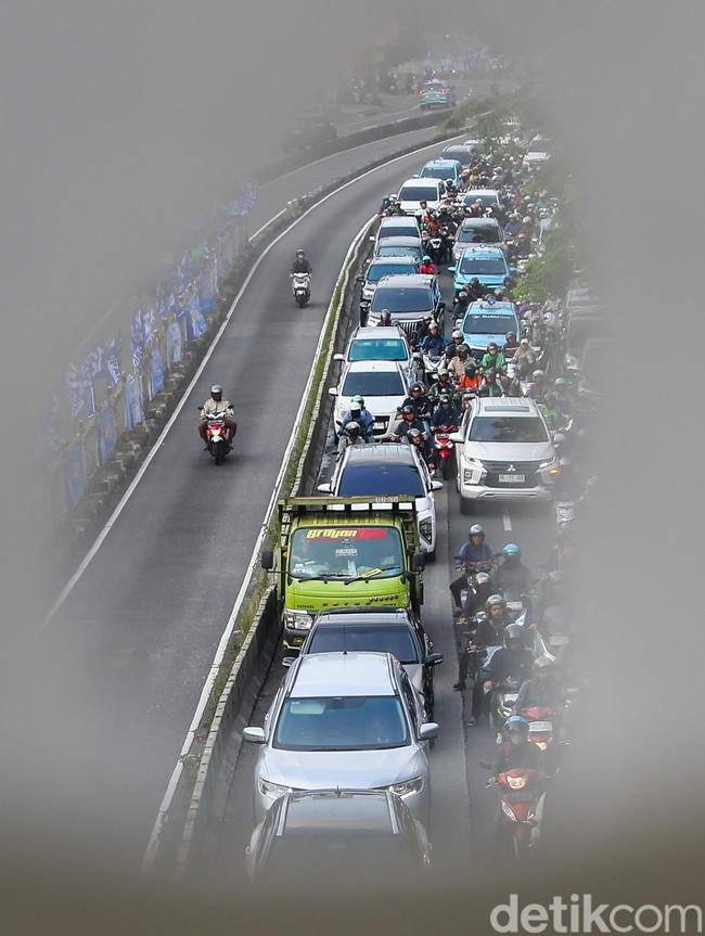 Tak Jera Didenda, Pelanggaran Jalur Transjakarta Terus Berulang