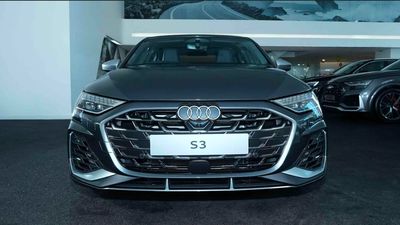 Kaum Mendang-mending Minggir! Ini New Audi S3 Cuma untuk Para Miliarder
