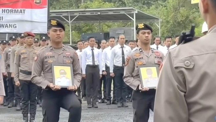Upacara PTDH terhadap 2 personel Polres Empat Lawang