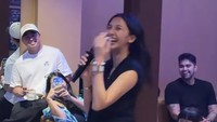 Diketahui, Sheila Dara, mengumpulkan sahabat-sahabat di momen ulang tahun Vidi Aldiano. Foto: dok instagram Febby Rastanty